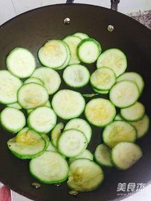 粤菜小瓜怎么煎着吃的视频,家常美味一步到位