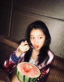 美女老乡吃瓜图片大全视频,美女老乡吃瓜瞬间，笑料百出视频集锦