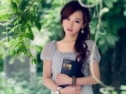 大学女神校花吃瓜视频,女神校园生活曝光引热议