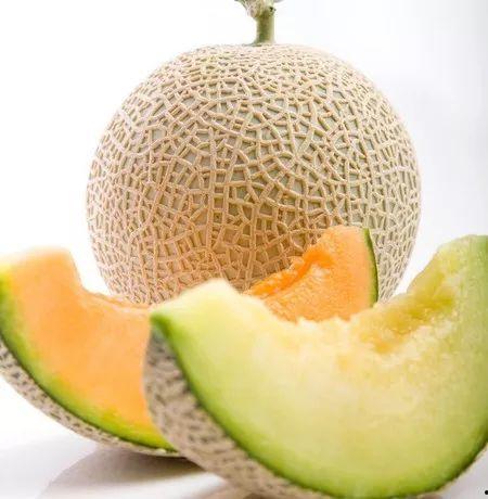 哈密瓜买来怎么吃原视频,原视频教你轻松开吃